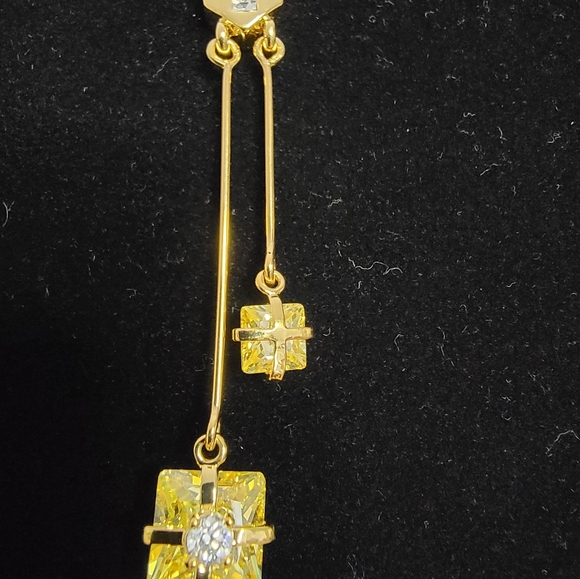 Fifth Avenue necklace and earrings set - Picture 2 of 6